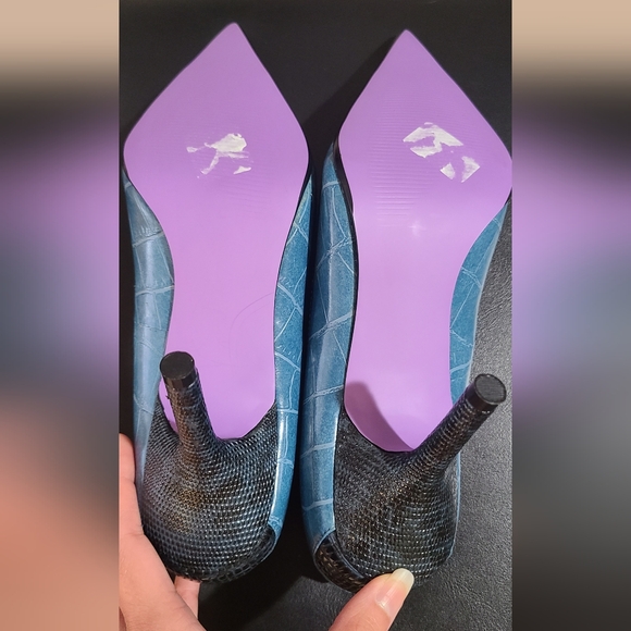 Shoes - Picture 2 of 2